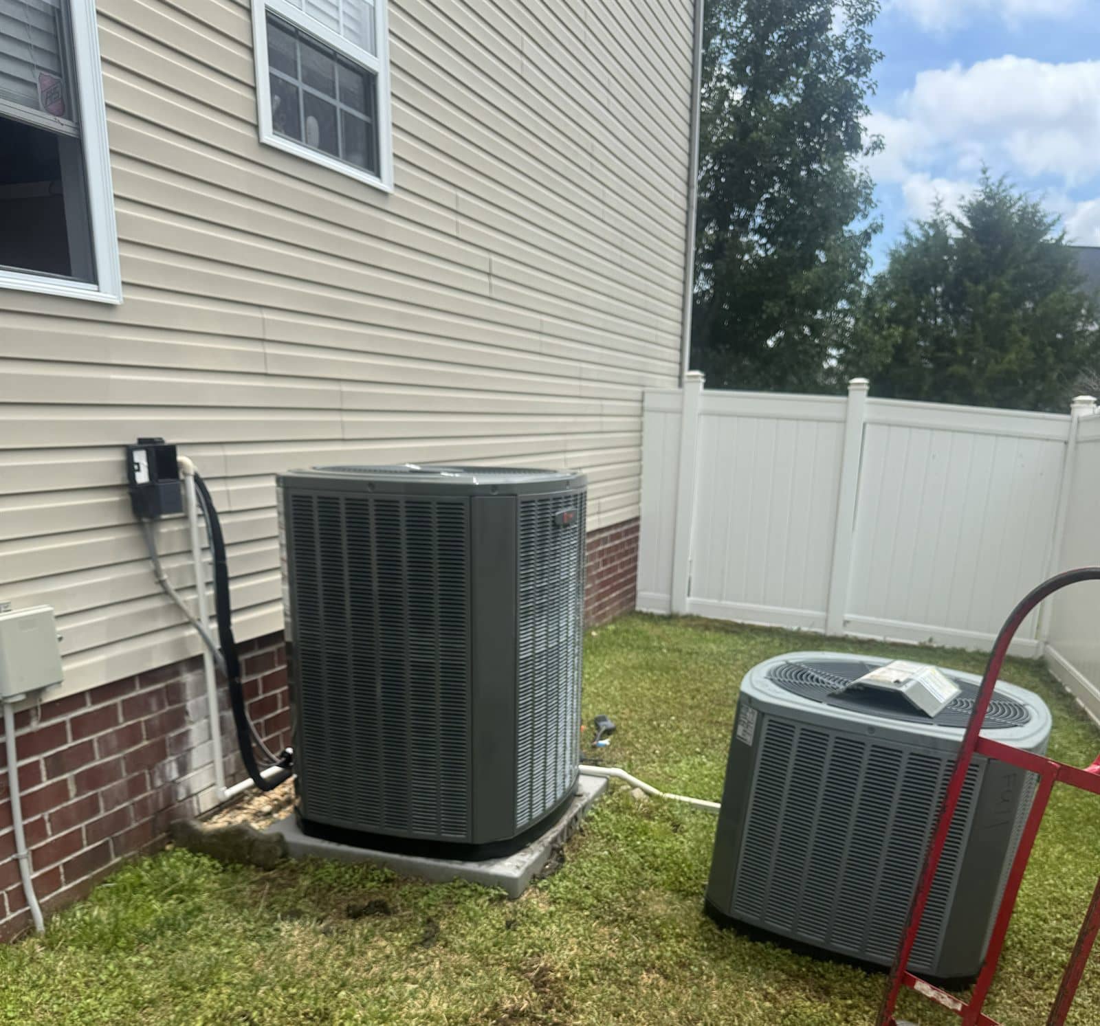New Trane condenser installed by RedVine Mechanical at a Norfolk home